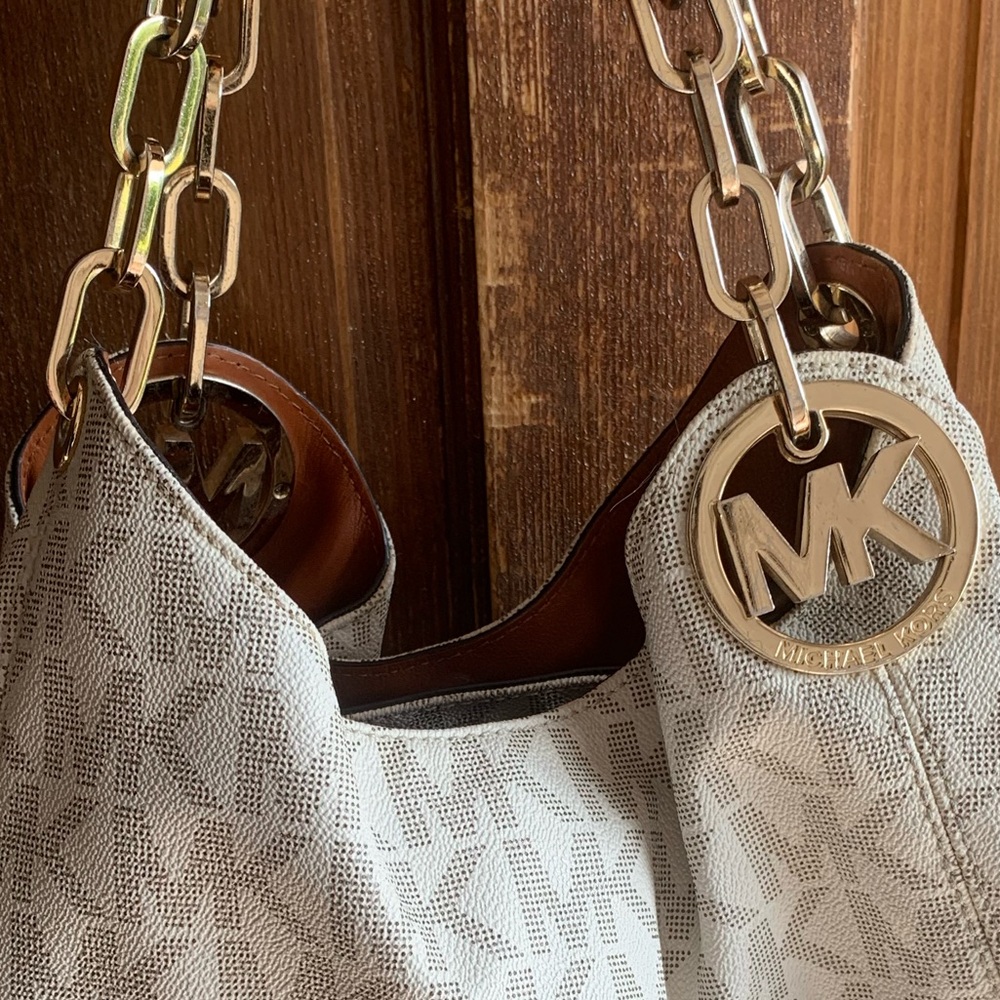 Michael Kors - Monogram Purse  3 compartment Gently Used Shoulder bag - Picture 3 of 15